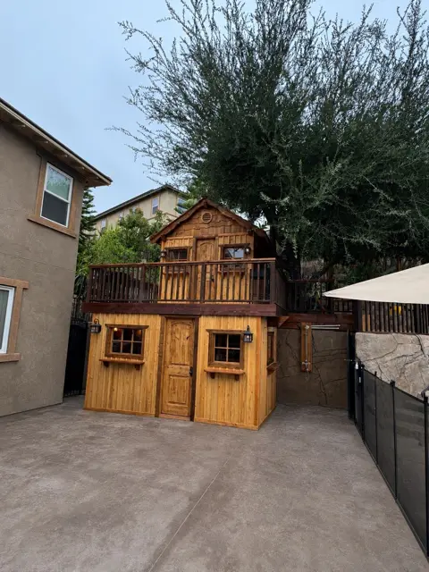 Custom treehouse built by Oak Hills Contractors